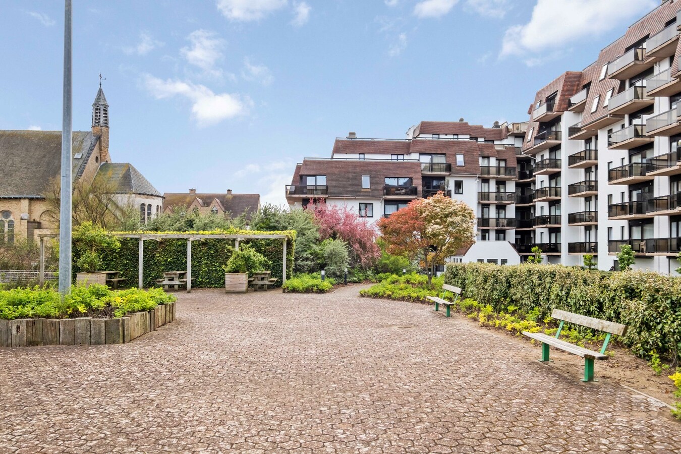 Penthouse met zuidgericht terras vlakbij het strand 