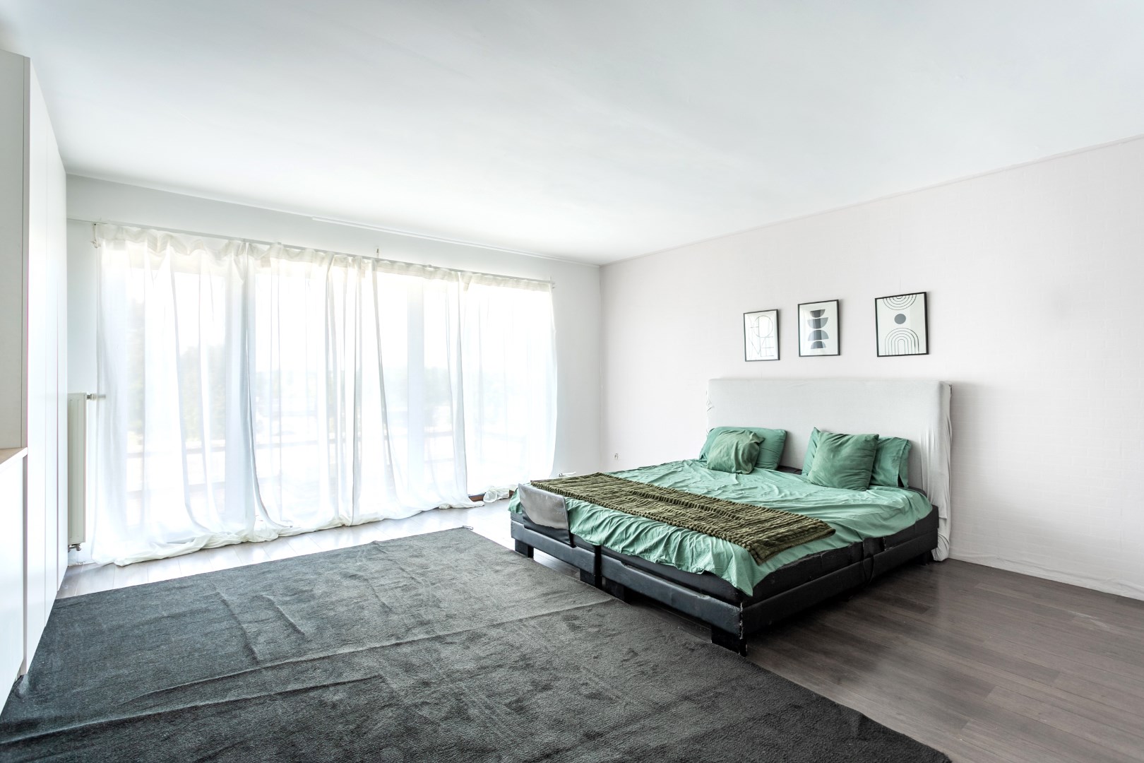 Ruime en energiezuinige (EPC A) woning met 5 slaapkamers, bureau, garage en tuin 