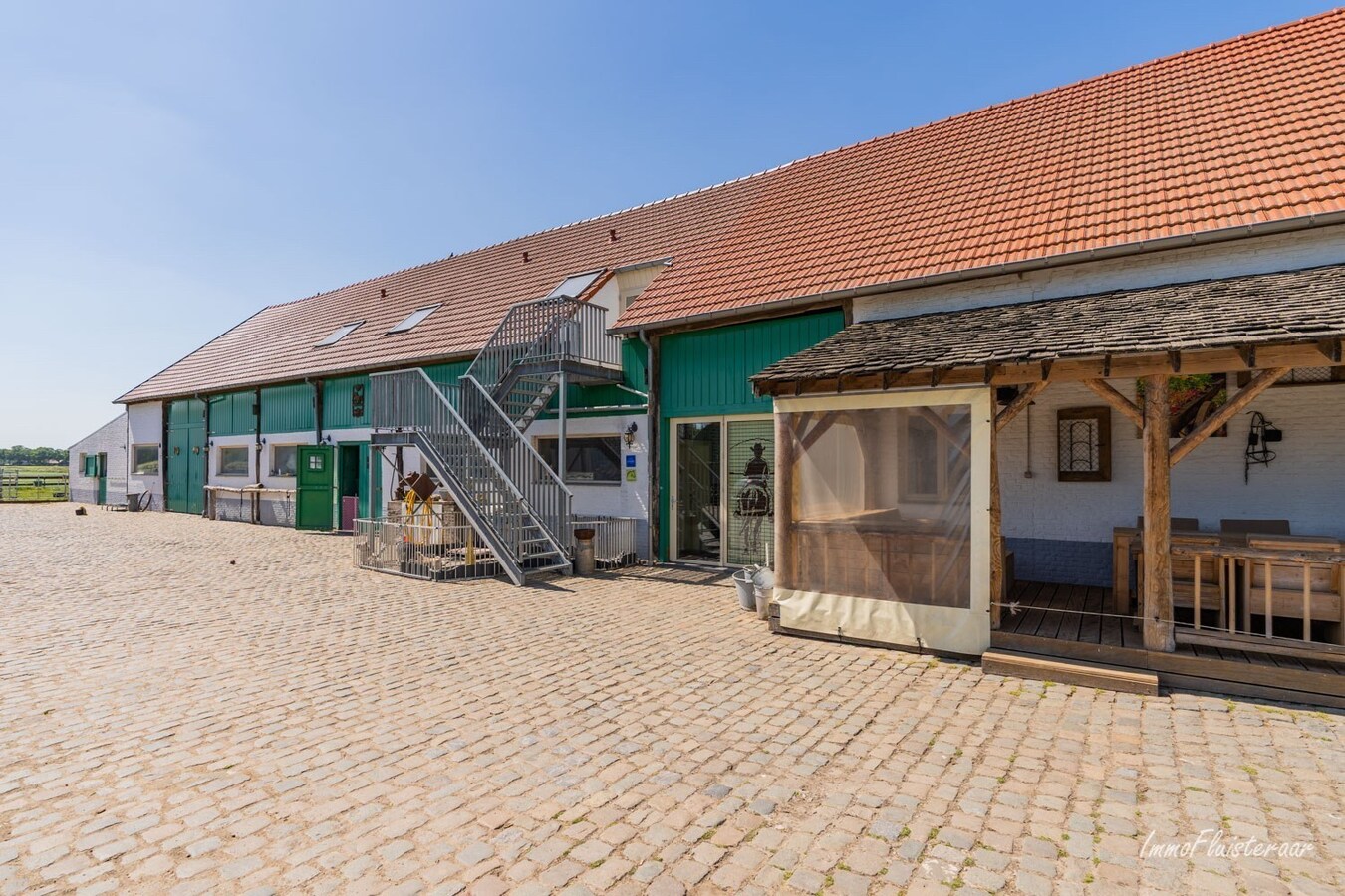 Charmante hoeve met b&amp;b/vakantiewoning en paardenstallen op ca. 67 are te Kinrooi 