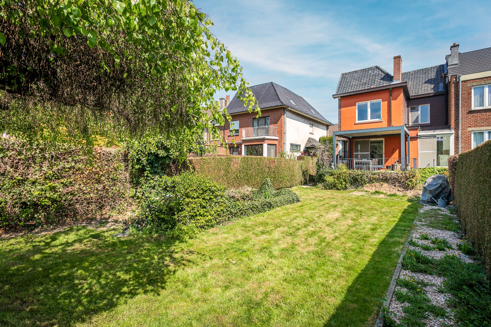 Instapklare bel-&#233;tage met 3 slpk en tuin op 4a33 