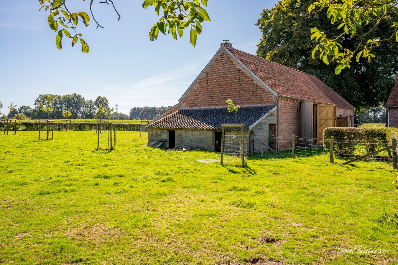 Unique farmhouse in an exceptional location on approximately 5 hectares in Peer. 