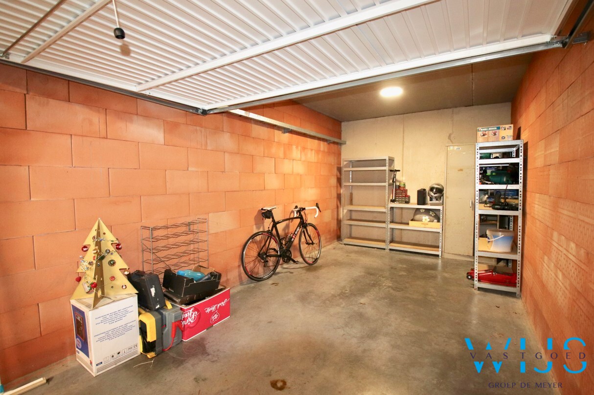 Instapklaar appartement met ruim zonneterras &amp; garage te Evergem ! 