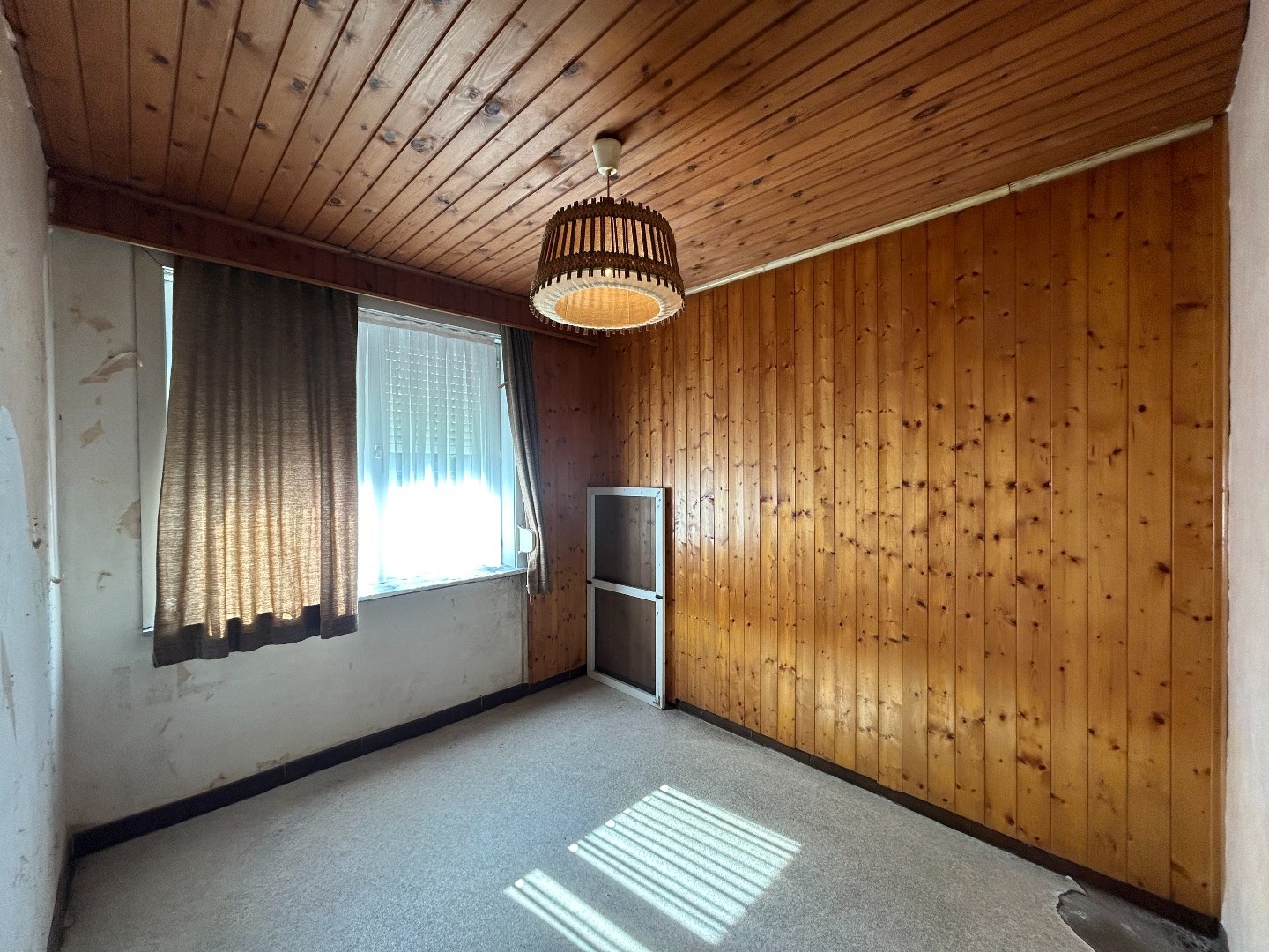 Te renoveren woning op een perceel van 1049 m&#178; in Geel 