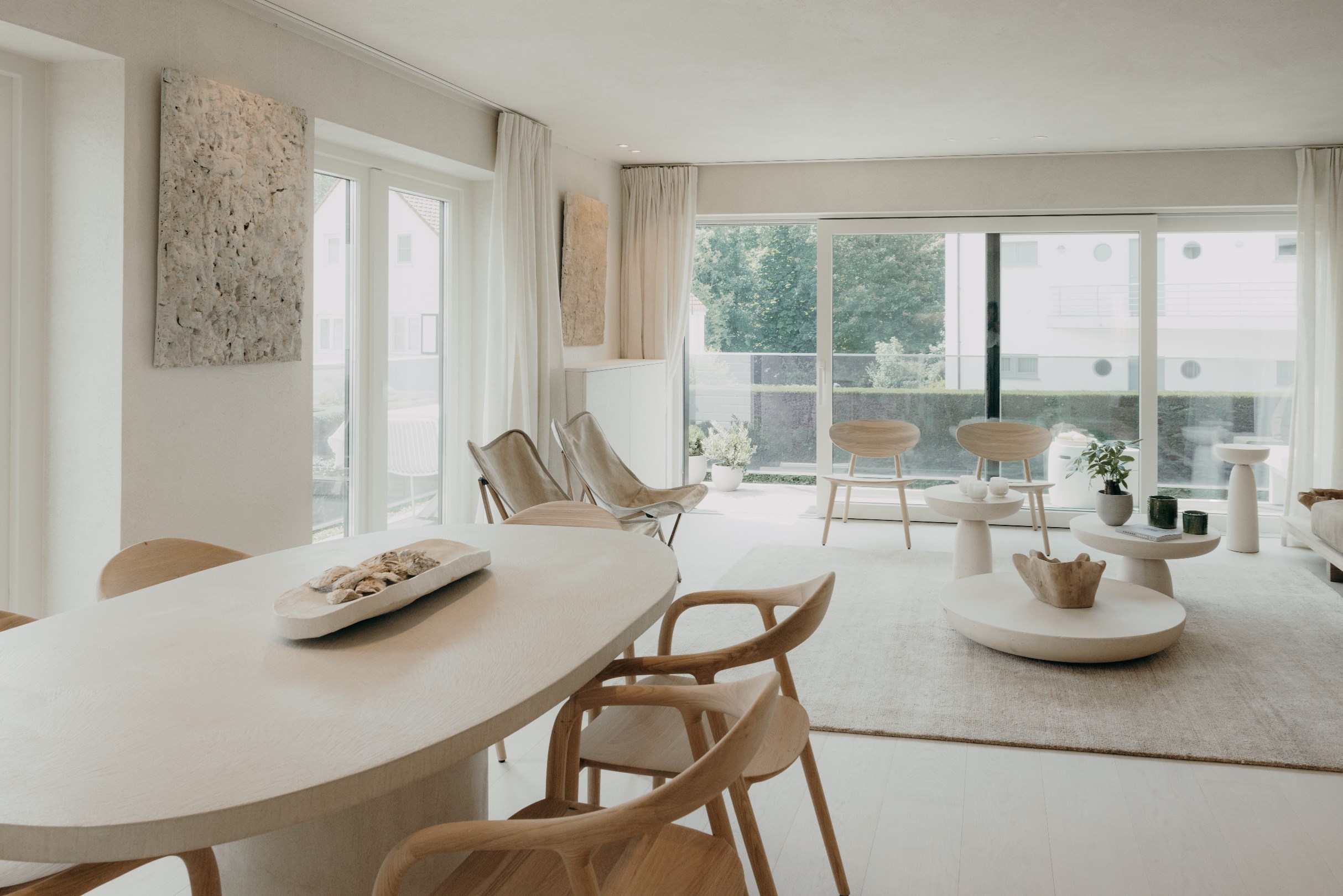 Magnifique appartement r&#233;nov&#233; (130m&#178;) avec 3 chambres &#224; coucher compl&#232;tes &#224; 500 m&#232;tres de la plage de Duinbergen. 