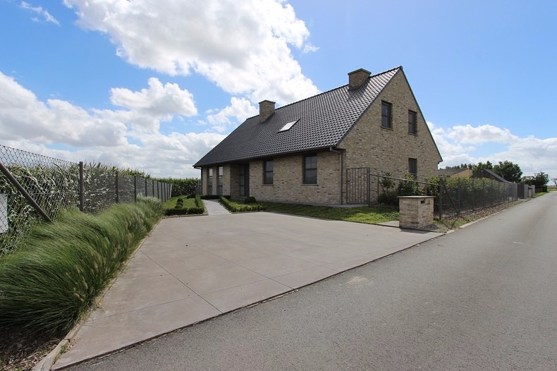 Alleenstaande woning met 4 slaapkamers te Diksmuide 