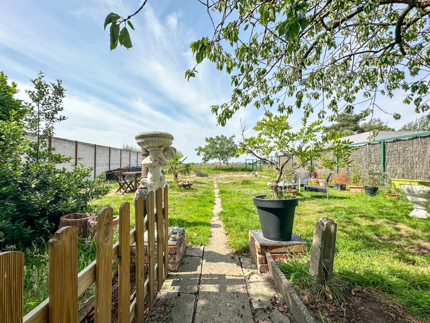 Woning met landelijk zicht, 3/4 slpk, garage, diepe tuin, potentieel! 