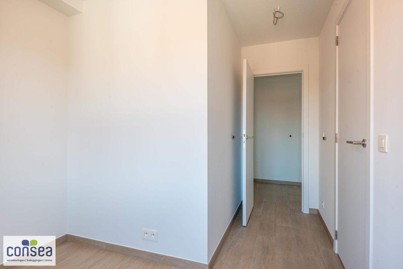 Lichtrijk appartement in het centrum van Maldegem met zicht op de kerk en overdekt terras van 15m&#178; 