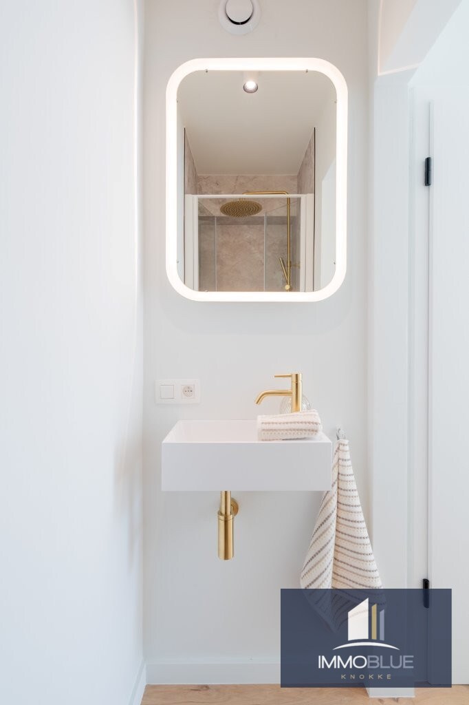 Appartement enti&#232;rement r&#233;nov&#233; et lumineux, situ&#233; dans une petite r&#233;sidence. 