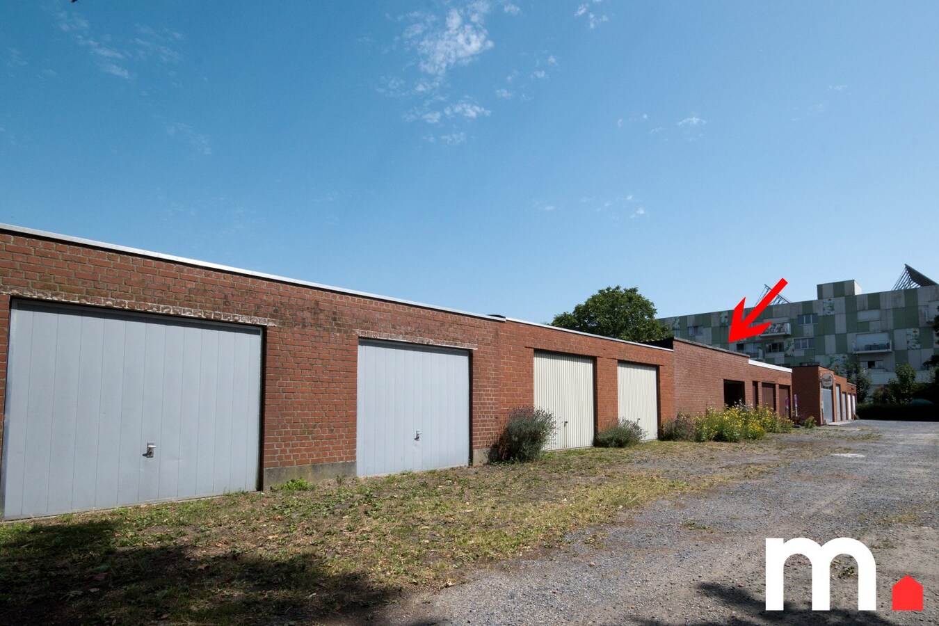 Ruime gezinswoning met grote garage, zuidgericht terras en tuin te Heule ! 