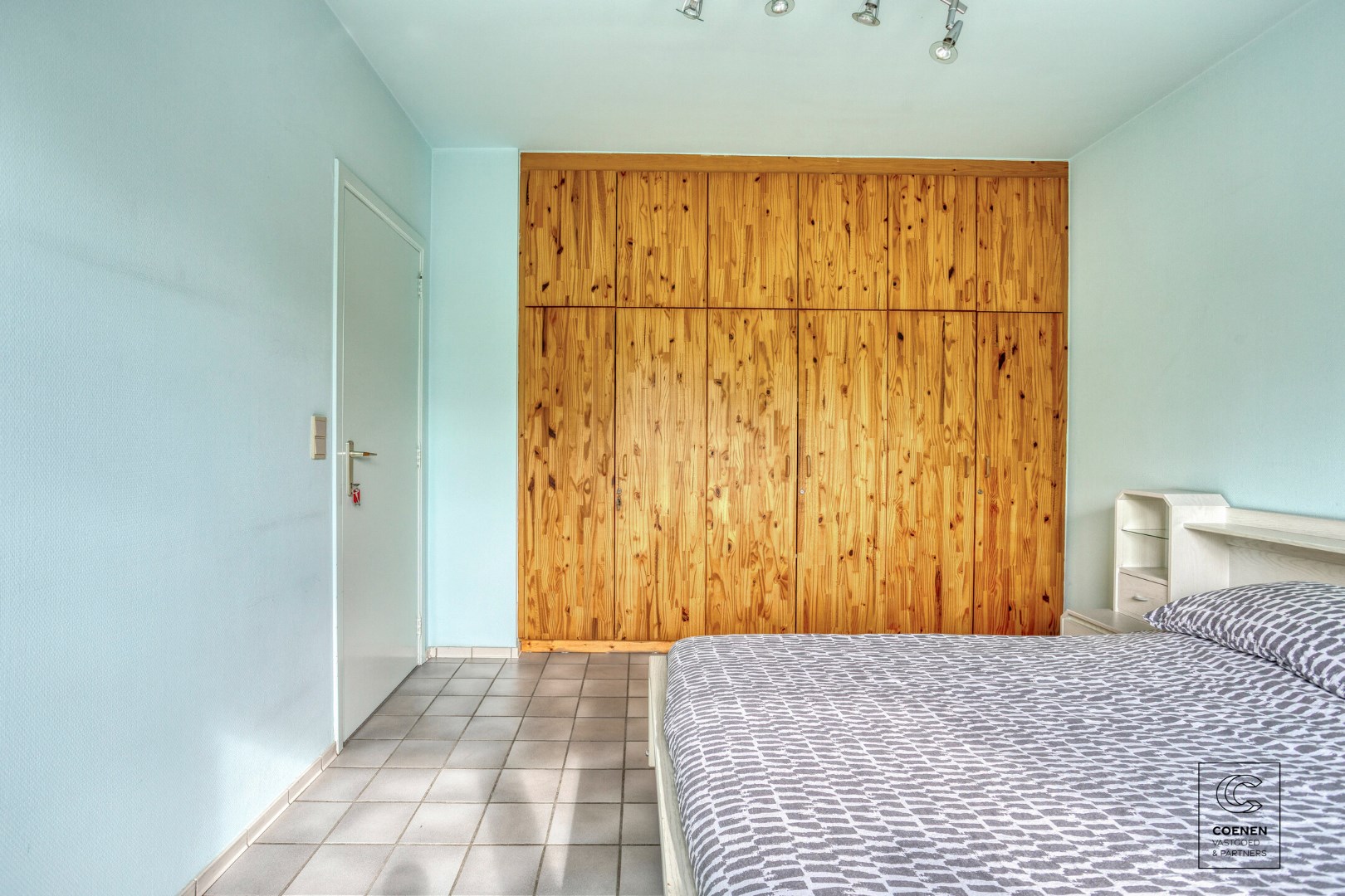 Ruime stadswoning van 177 m&#178; met 4 slaapkamers in het centrum van Hoogstraten! 