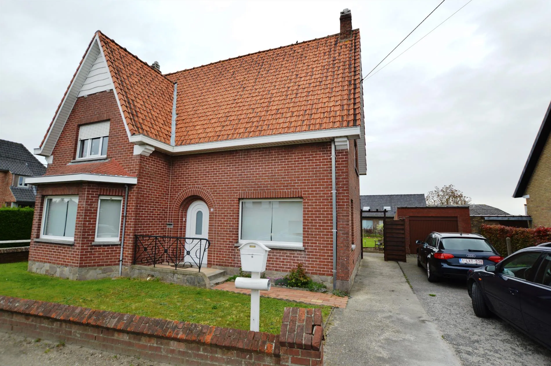 Charmante alleenstaande villa met garage op 755 m² te Torhout