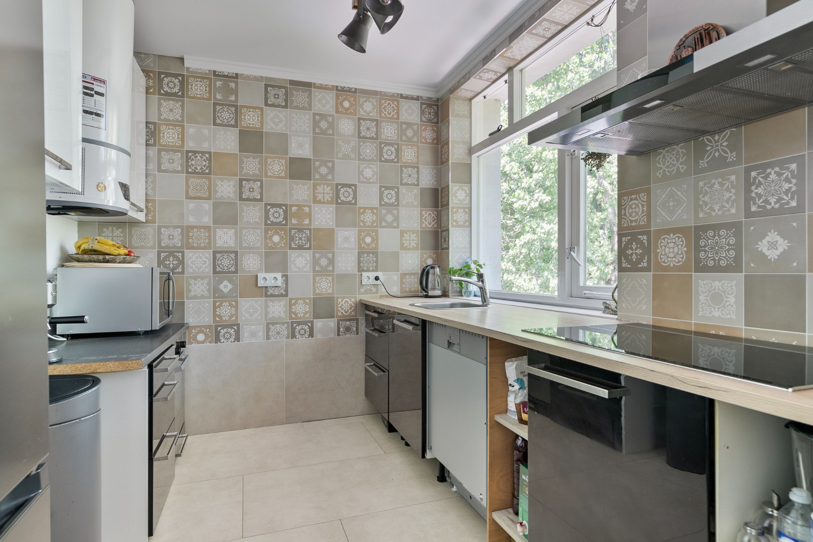 Licht, luxe en instapklaar wonen in Het Lage Land! 