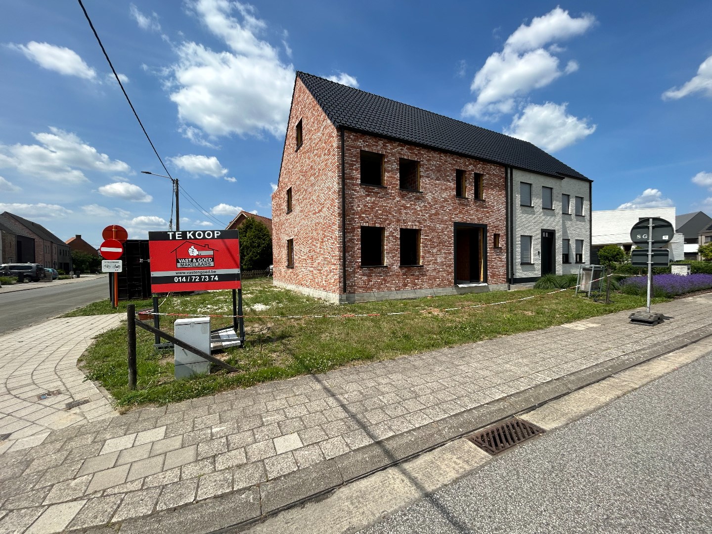 Casco woning met 4 slpk. op rustige ligging in het centrum van Geel 