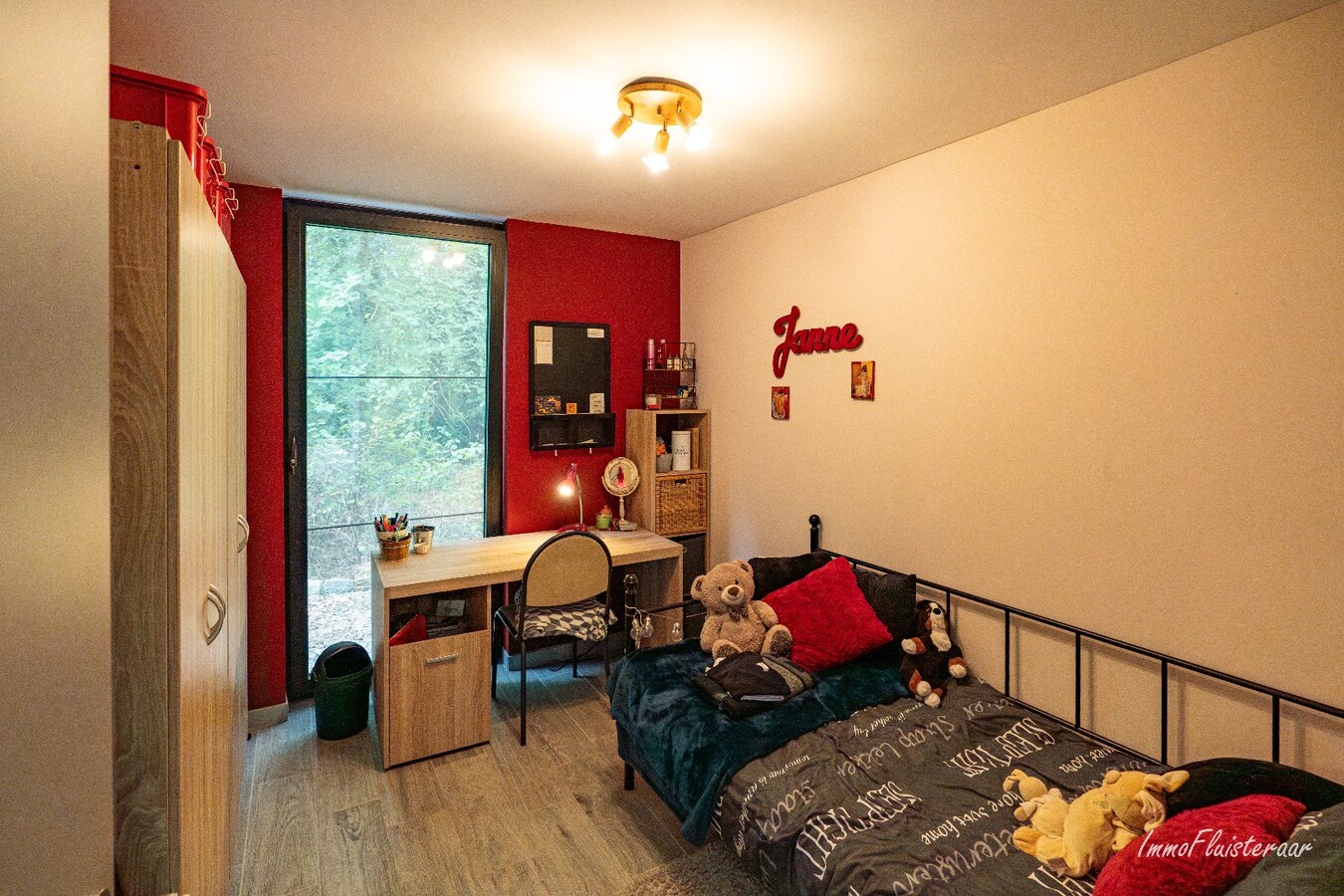 Ready-to-move-in house in a wooded area on approximately 24a in Keerbergen. 