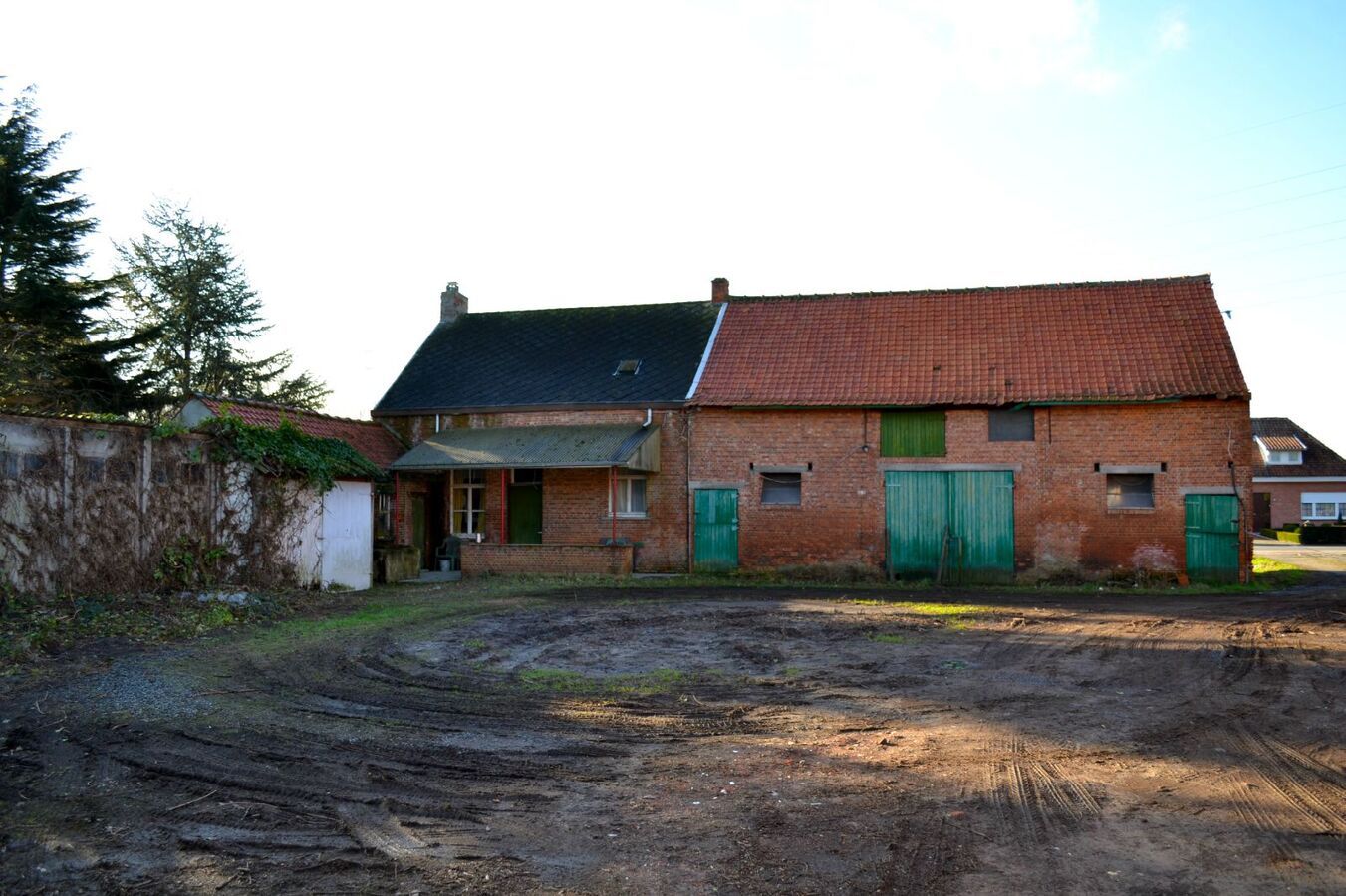 Te renoveren hoeve te St-Pauwels op 1,37Ha 