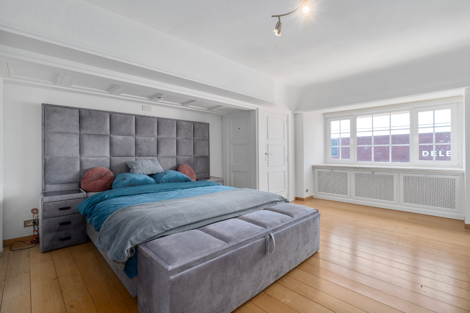 Stijlvolle villa met 5 slaapkamers op mooi perceel van 1325m&#178; 