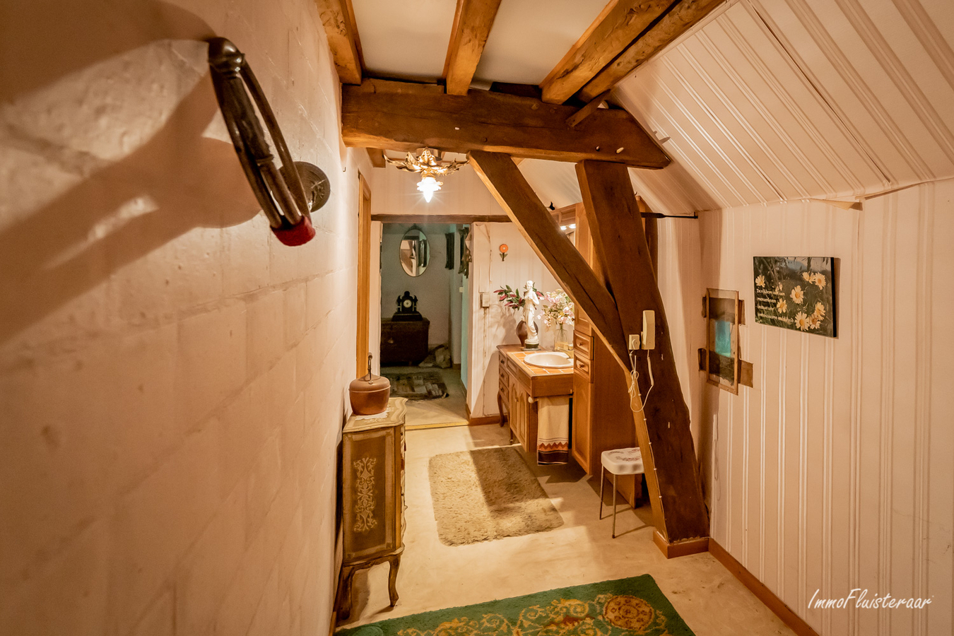 Ferme historique de caract&#232;re &#224; r&#233;nover avec &#233;curies, cour, ruelle et prairie sur env. 1.36ha &#224; Rebecq (Brabant wallon) 