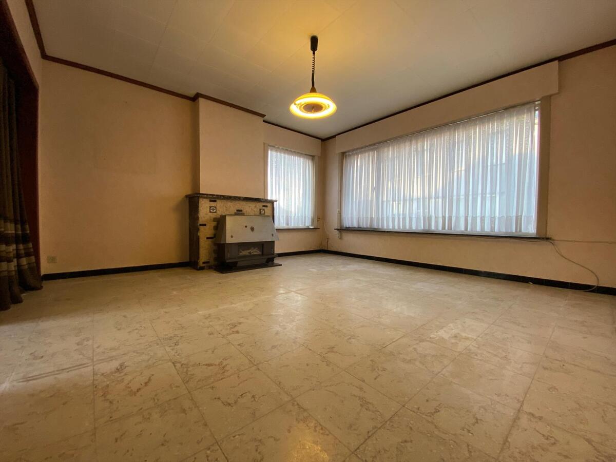Woning met 2 slaapkamers en garage te Koekelare 