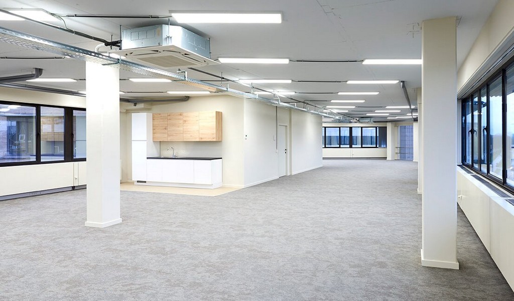 Gerenoveerde kantoren te huur in Carlton Building Antwerpen