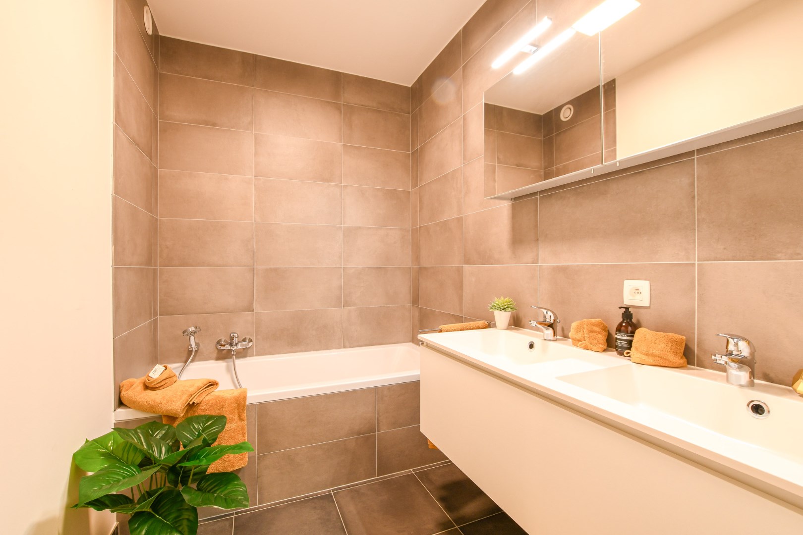 Twee slaapkamer appartement bij station Blankenberge met zwembad 