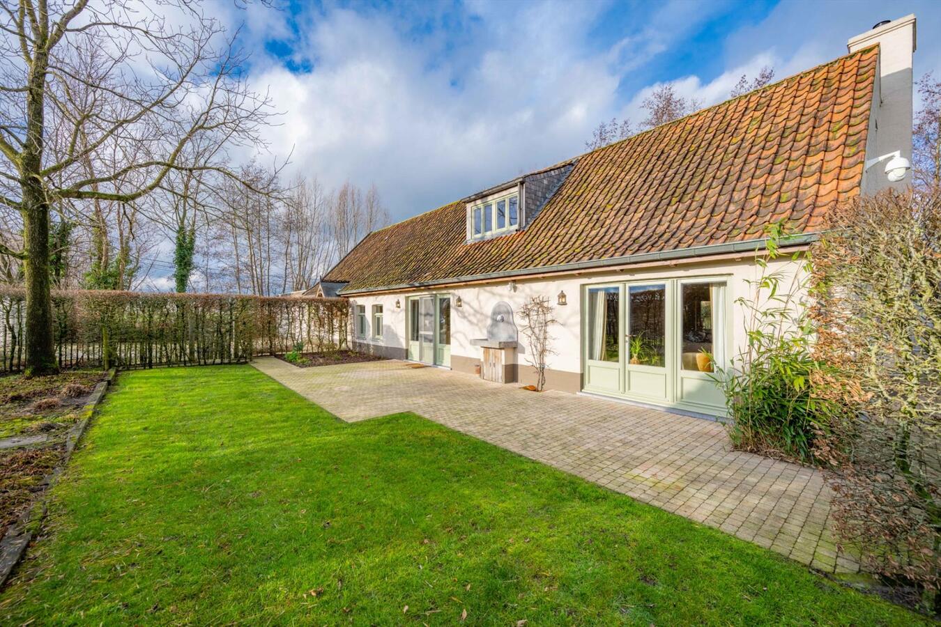 Country house sold in Ruiselede