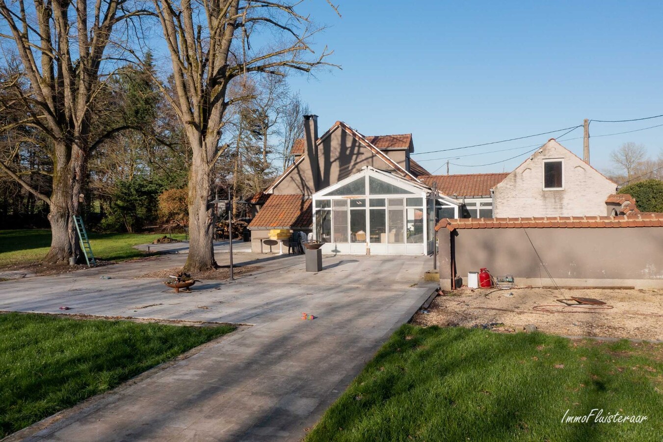 Gerenoveerde hoeve met stallen op ca. 1 hectare te Paal (Beringen) 