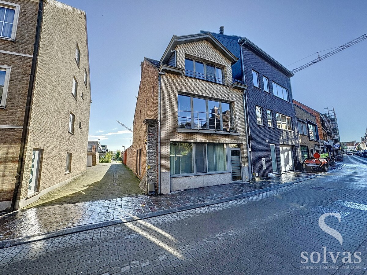 Duplex appartement met 2 slaapkamers met garage 