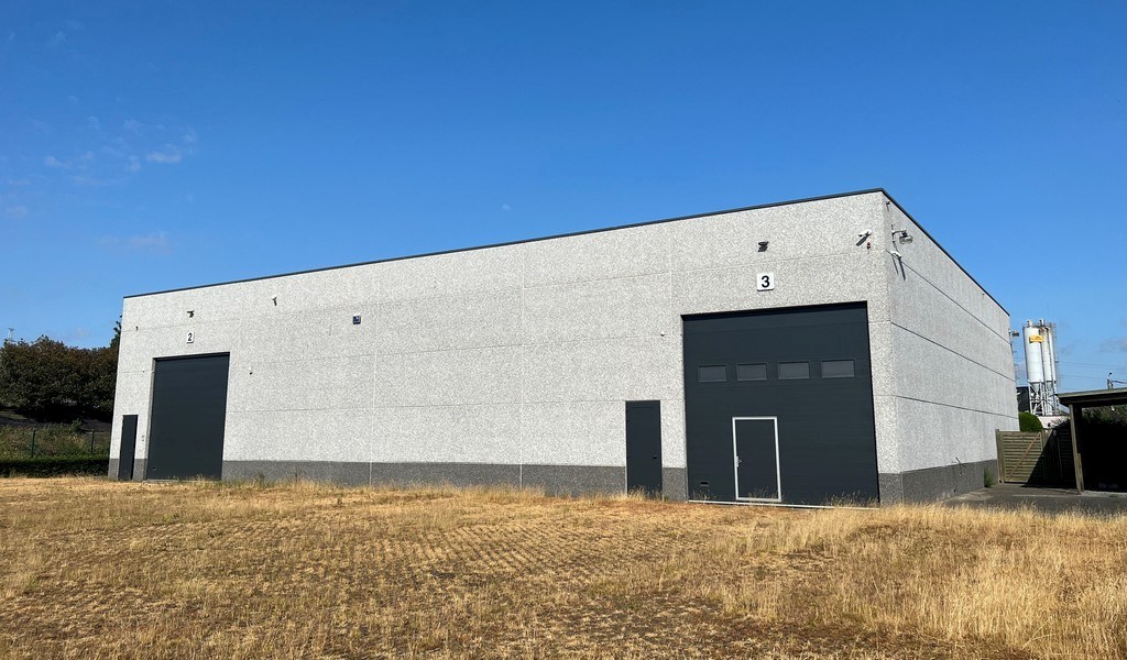 Bedrijfsgebouw met villa te huur langs E17 in Kruisem