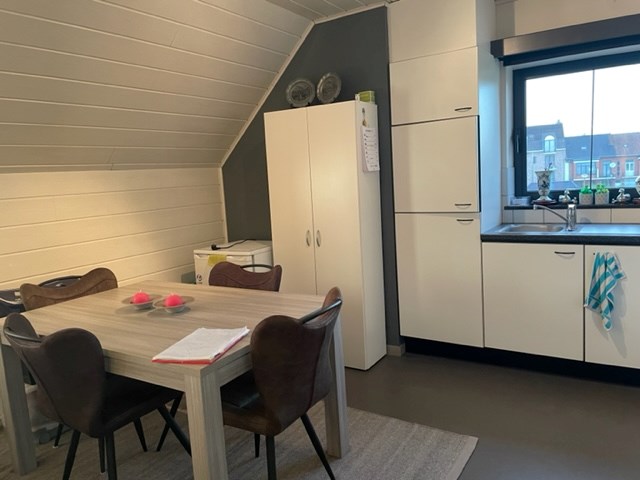 Sfeervol en aangenaam  appartement/studio met terras en &#233;&#233;n slaaphoek te Geel! 