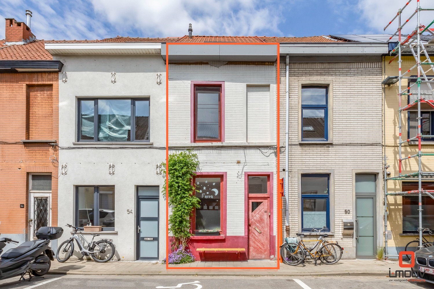 Instapklare rijwoning met 4 slaapkamers en buitenruimte te Gentbrugge 