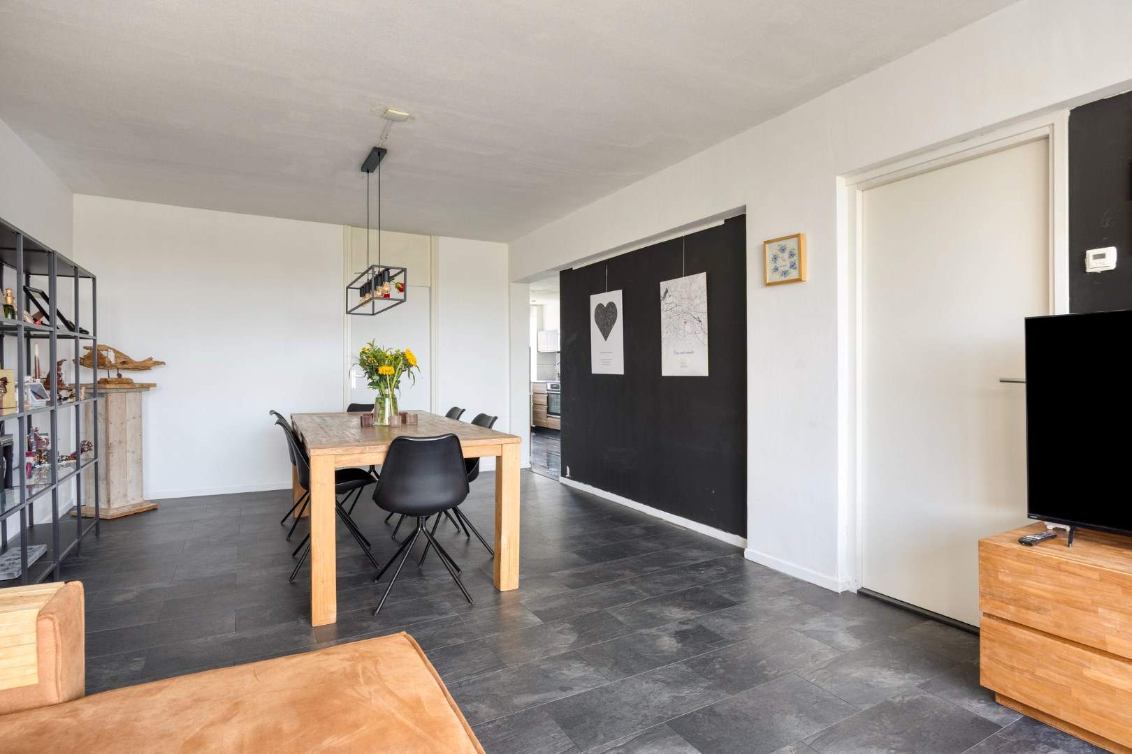 Leuk 3-kamer appartement op de bovenste verdieping, met prachtig uitzicht vanaf maar liefst 2 balkons! 