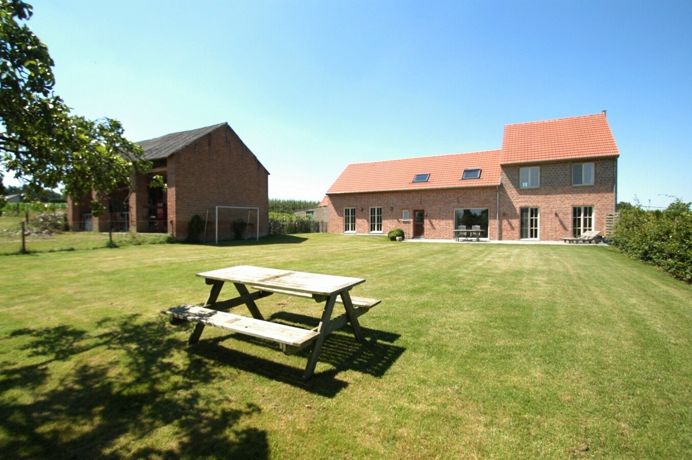 Boerderij verkocht in Attenrode