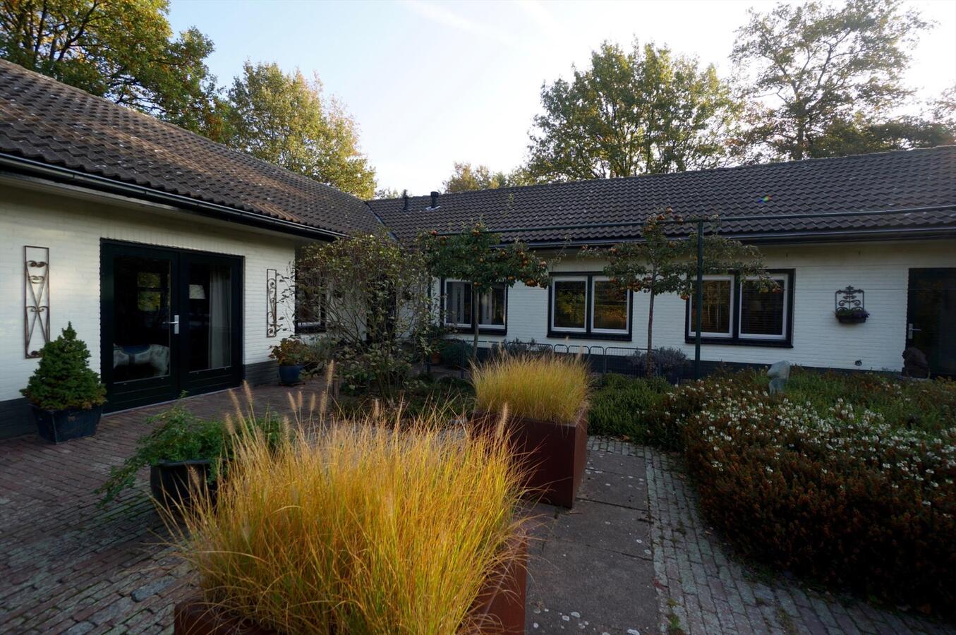 Equestrian complex on approximately 3,4 ha in Nuenen (North-Brabant NL) 