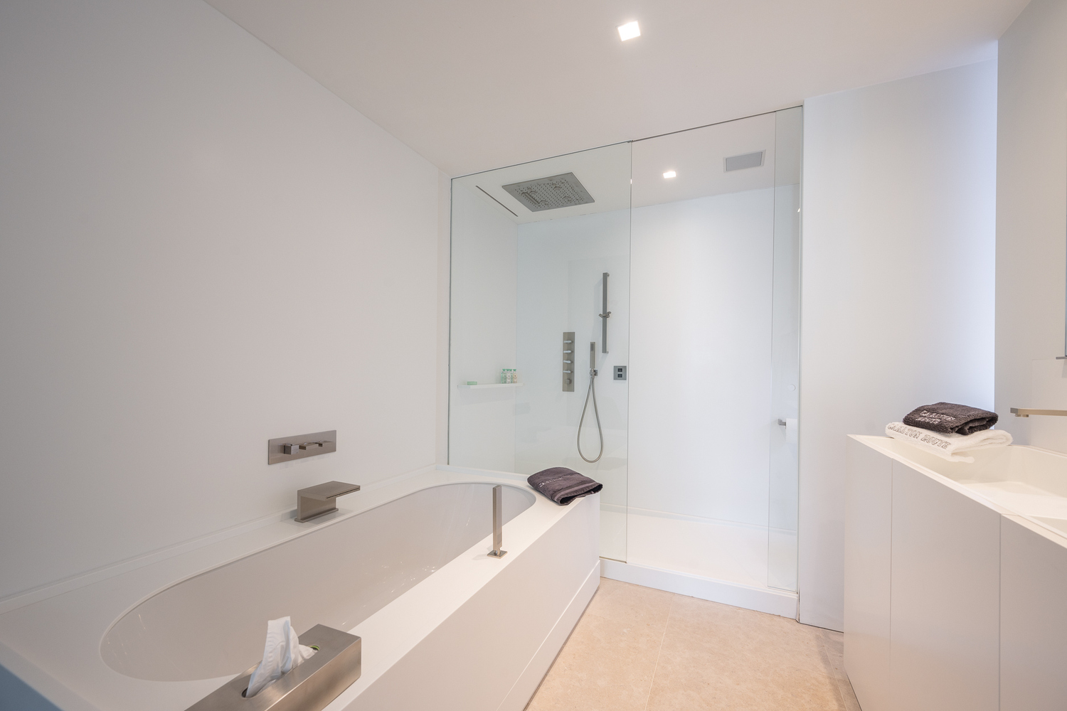 Appartement (largeur de fa&#231;ade de 8,6 m !) avec 3 chambres sur l&#39;exclusive Place Albert &#224; Knokke-Zoute. 