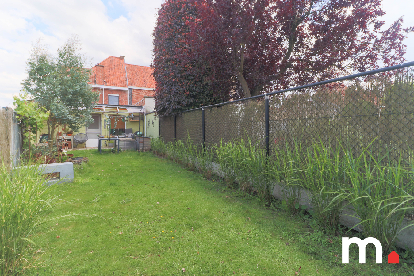 Zeer goed gelegen halfopen bebouwing met tuin en garage te Wevelgem! 