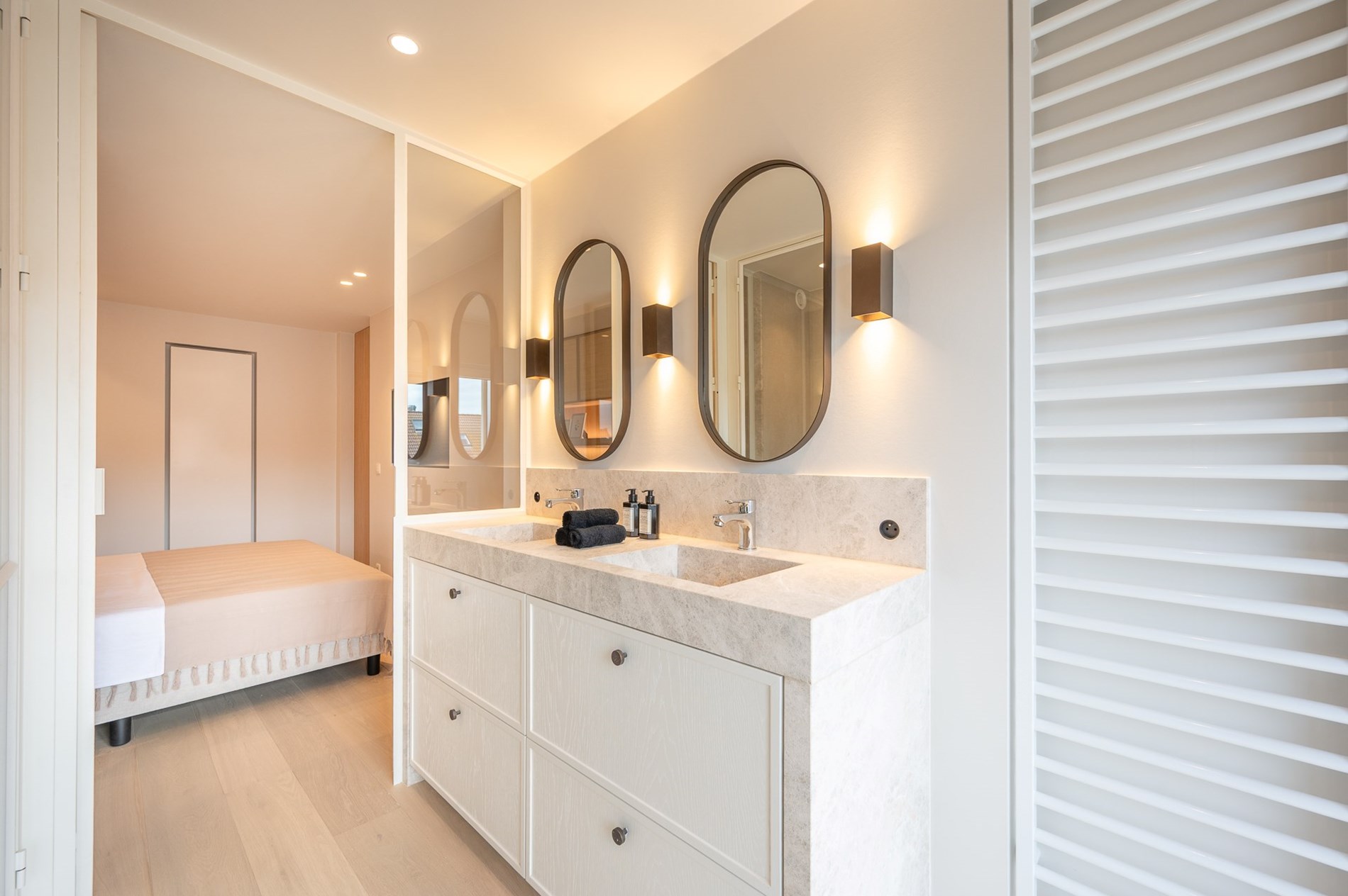 Appartement enti&#232;rement r&#233;nov&#233; et pr&#234;t &#224; emm&#233;nager avec 3 chambres dans un emplacement privil&#233;gi&#233; &#224; Knokke. 