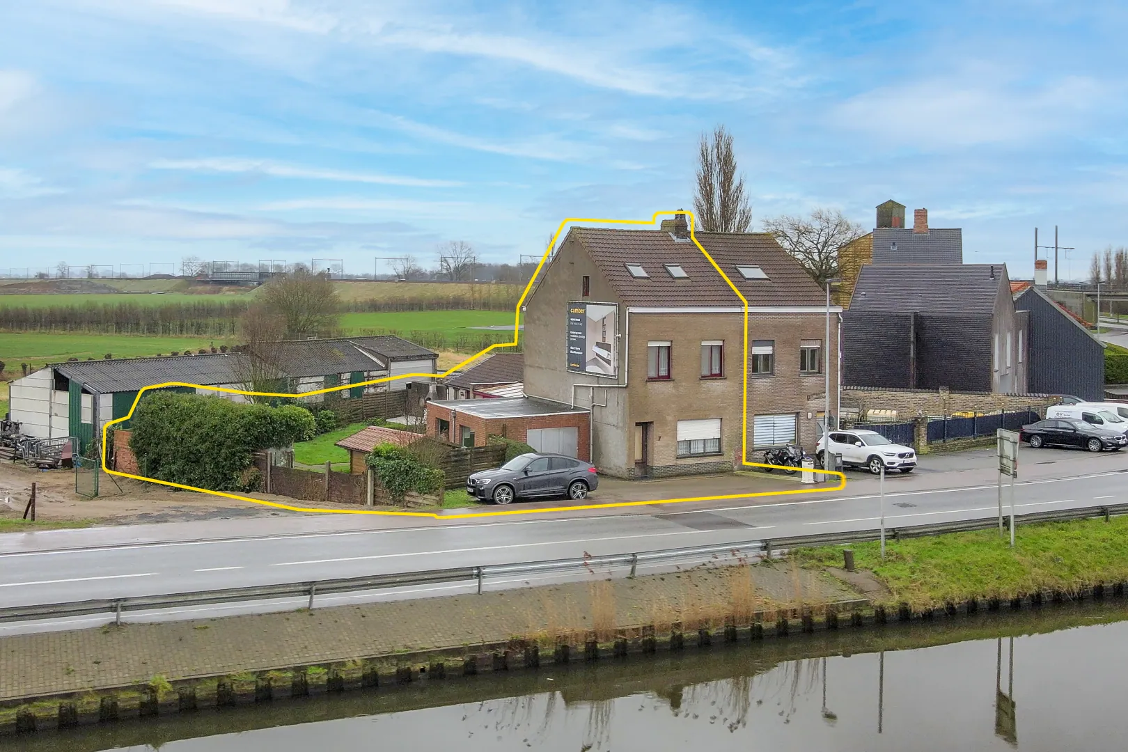 Halfopen woning op 498 m² nabij Plassendale brug