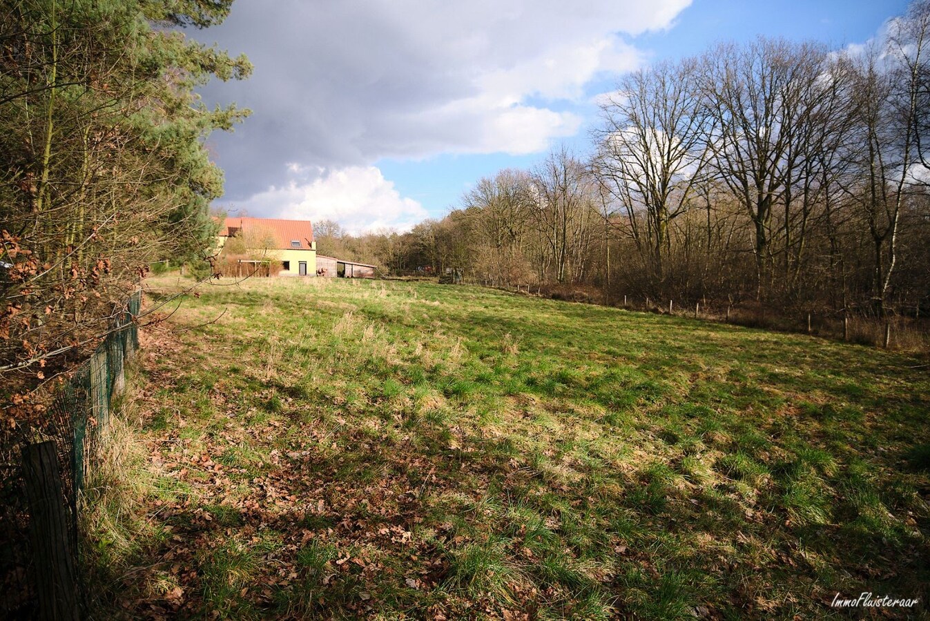 Gezellige woning midden in het groen op een perceel van ca. 1ha16 