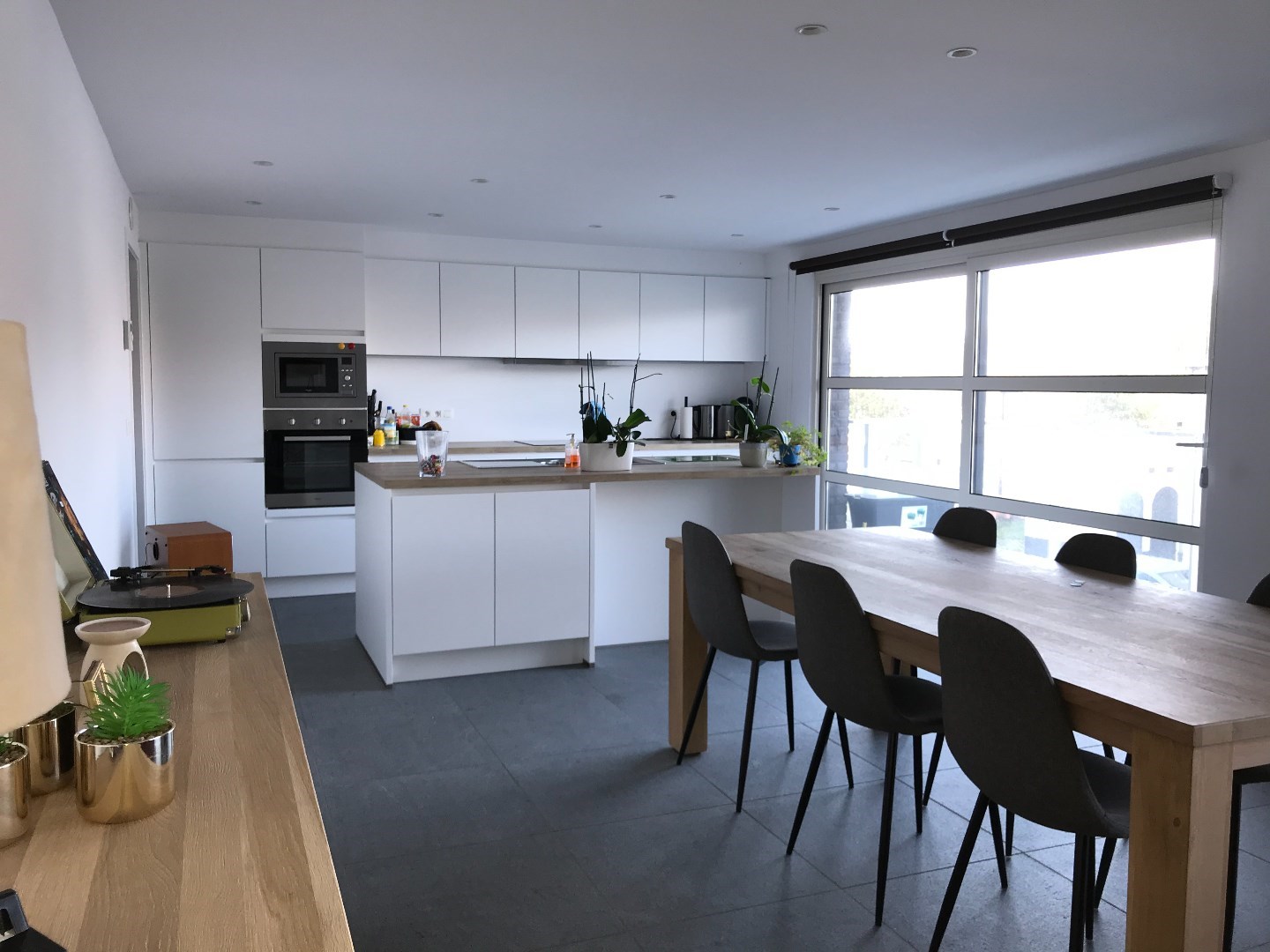 Prachtig appartement op de 1e verdieping met 2 terrassen en 2 slaapkamers 