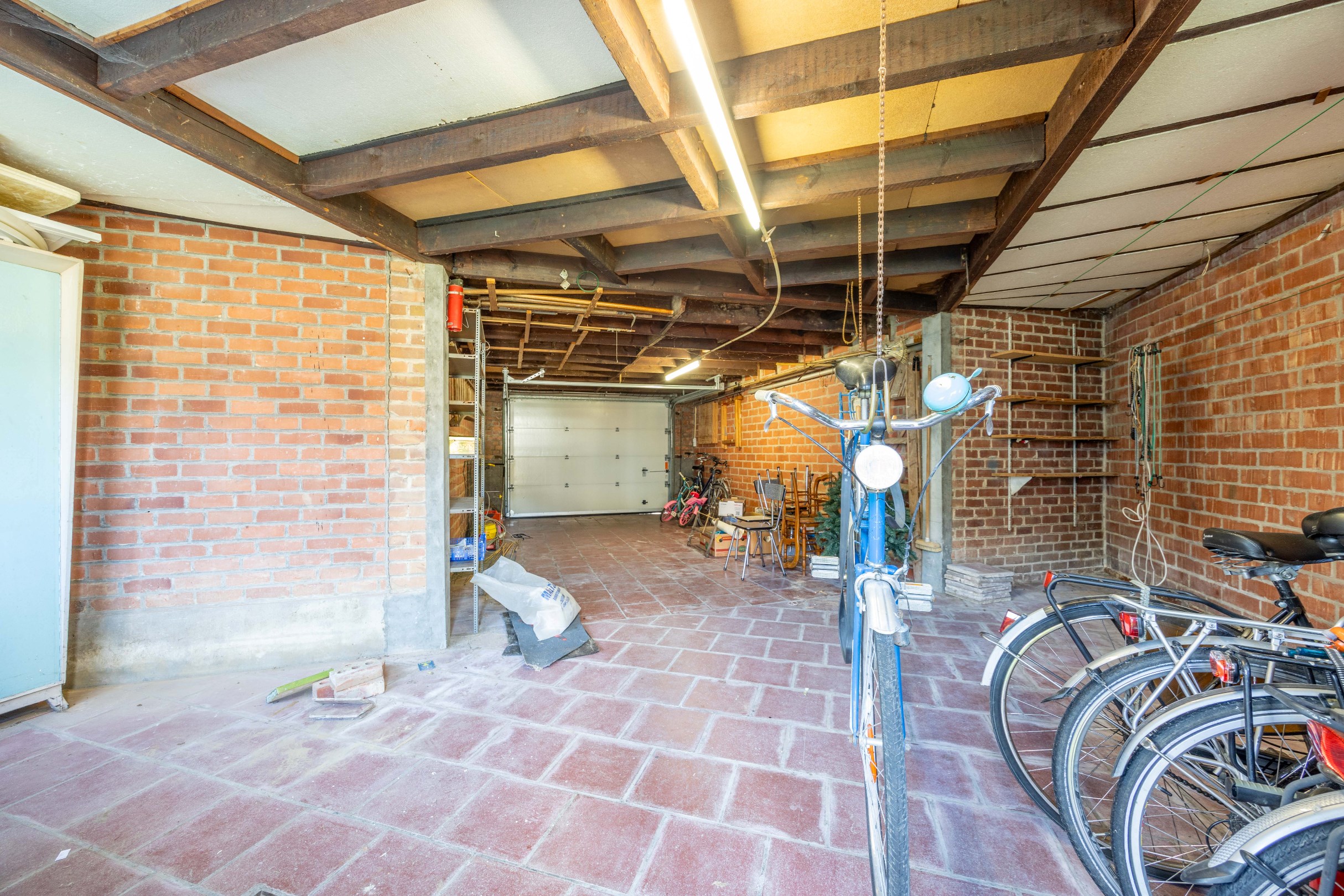 KLOEKE WONING MET GARAGE 