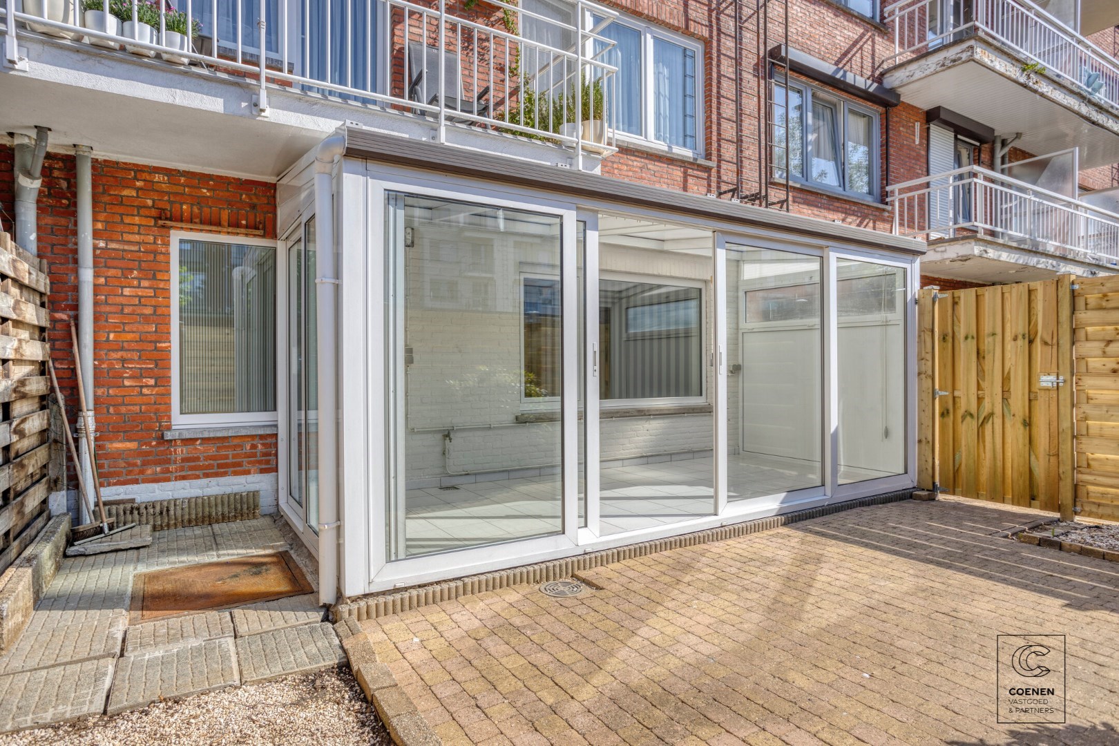 Instapklaar gelijkvloers appartement van 81m&#178; en 2 slaapkamers te Deurne! 
