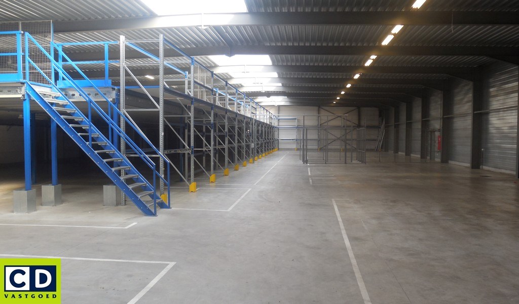 Kantoren met magazijn te huur langs Singel in Borgerhout