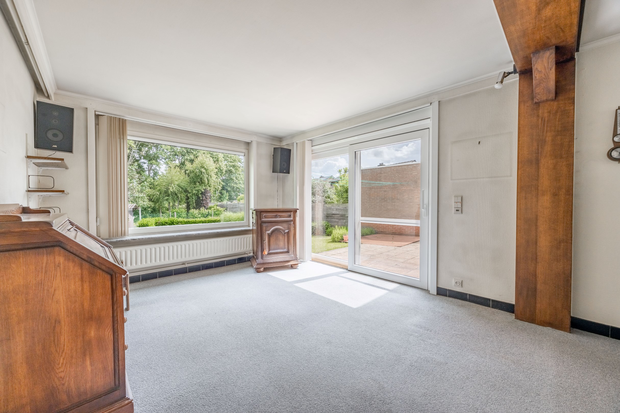 CENTRAAL GELEGEN GEZINSWONING MET GARAGE 