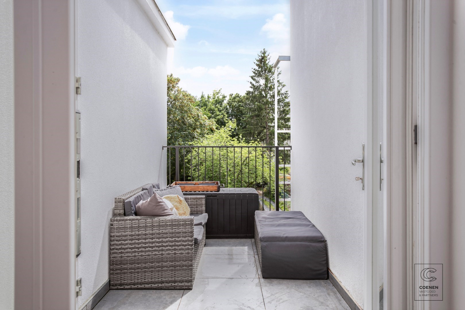 Prachtig gerenoveerd (gemeubeld!) appartement met 2 slpk&#39;s en een bew. opp. van ca. 70 m&#178; 