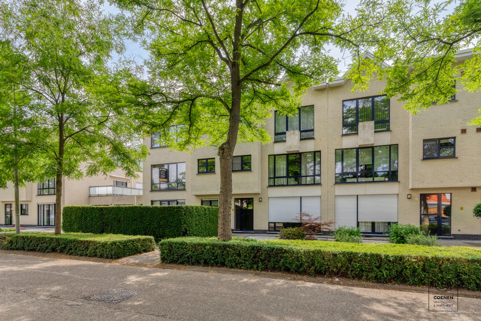 Prachtig appartement van 115 m&#178; met 3 slaapkamers op een uitstekende locatie te Brasschaat! 