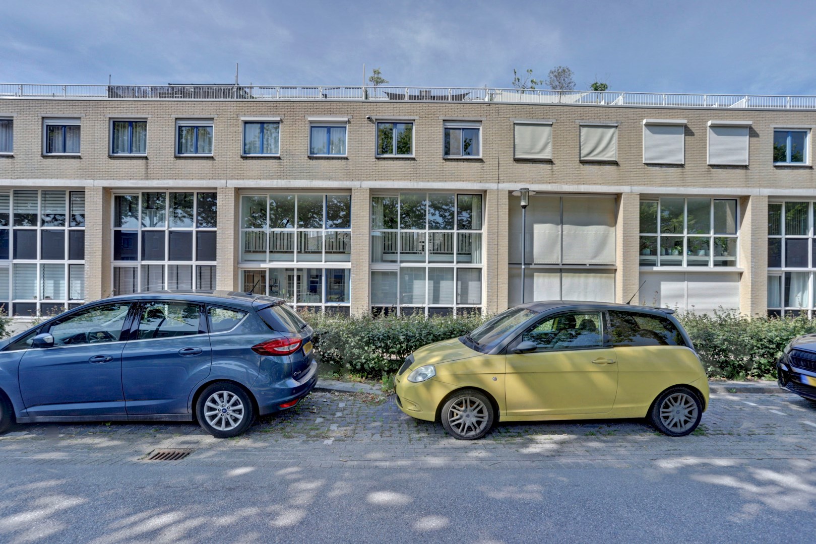 Licht, ruimte en luxe onder &#233;&#233;n dak – ideaal gezinshuis met 3 slaapkamers, moderne keuken, balkon en zonovergoten dakterras! 