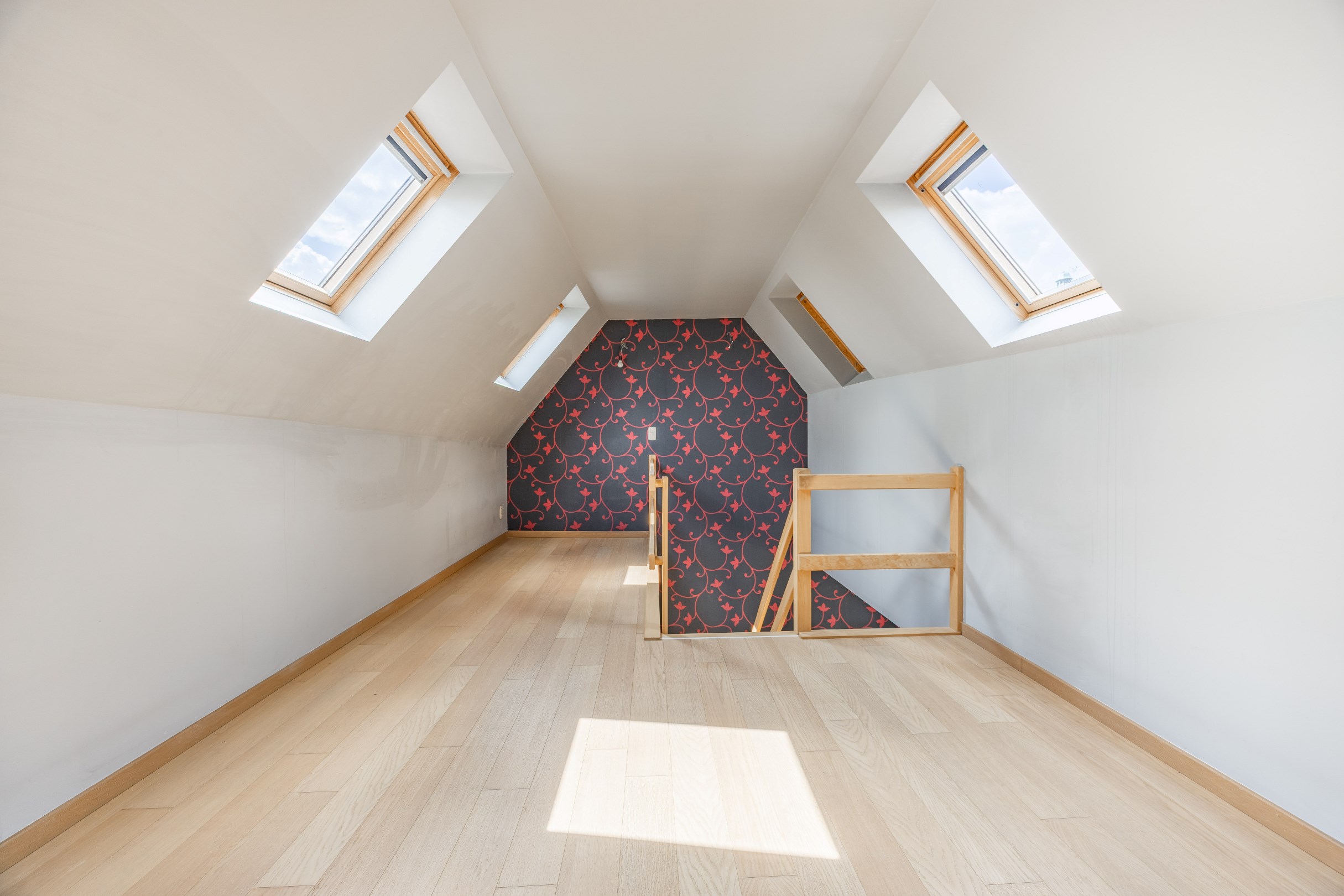 CENTRAAL GELEGEN PENTHOUSE MET TERRAS EN GARAGE 