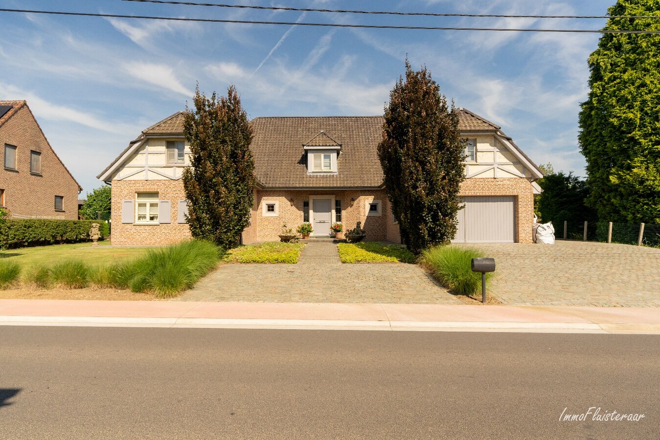 Instapklare landelijke villa op een ruim perceel van ca. 65a te Meensel-Kiezegem (Tielt-Winge). 