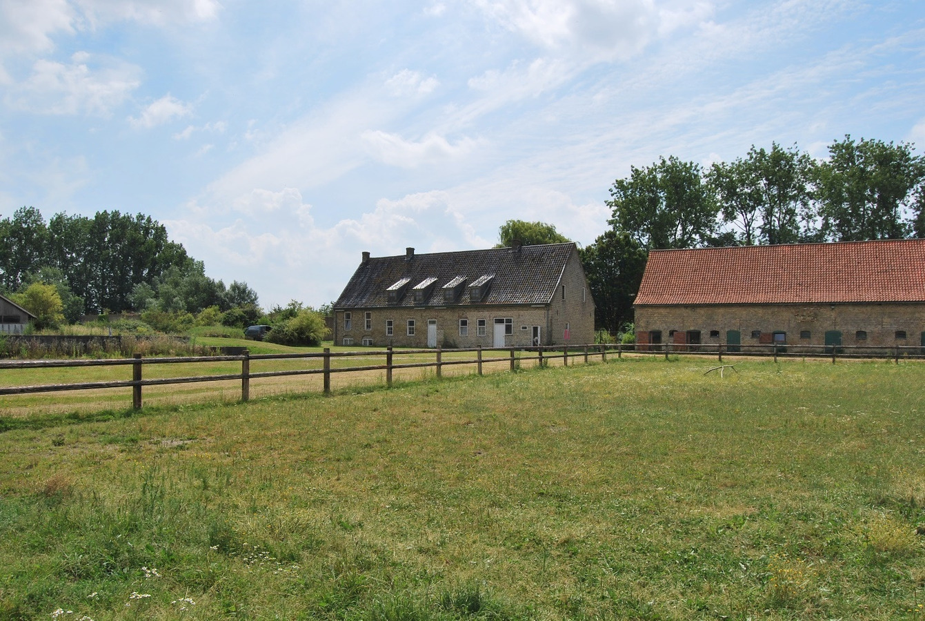 Abdijhoeve op ca. 7ha te Alveringem, Stavele 