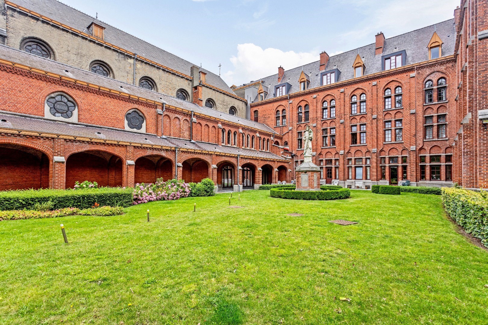Résidence avec services a vendre À Halle
